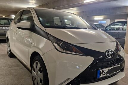 Toyota Aygo (X) 21.500 km 9.300 &euro; Münster 48159