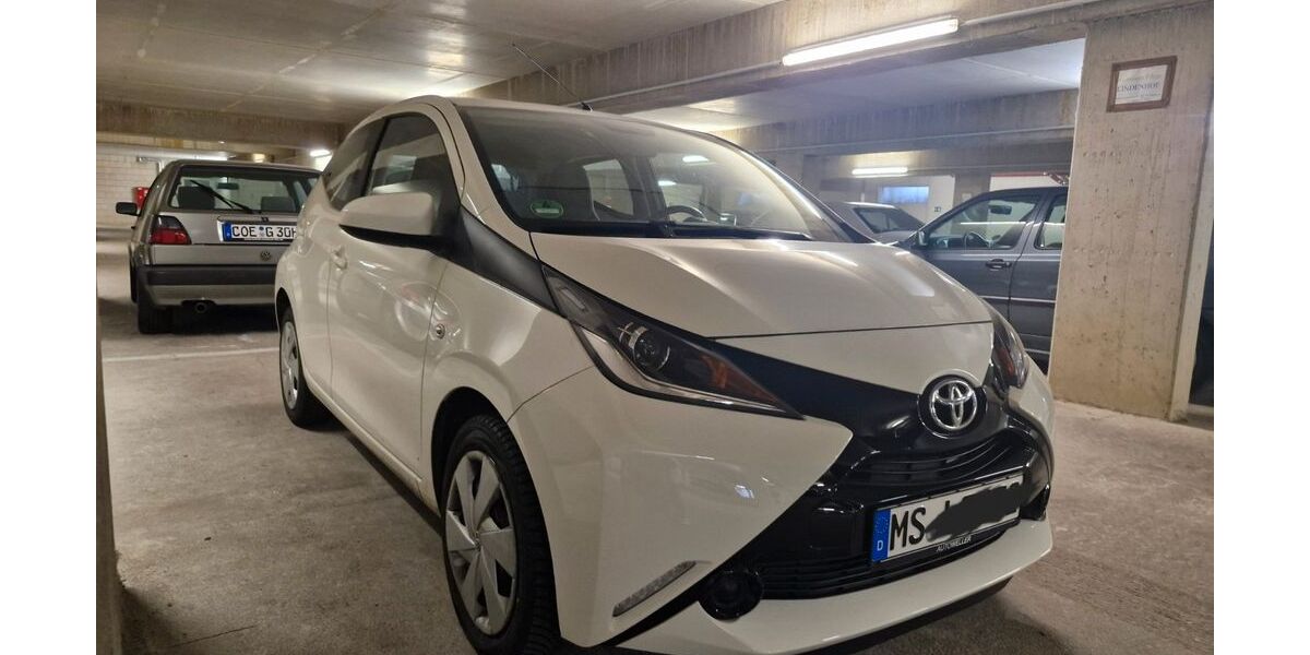 Toyota Aygo (X) 21.500 km 9.300 &euro; Münster 48159
