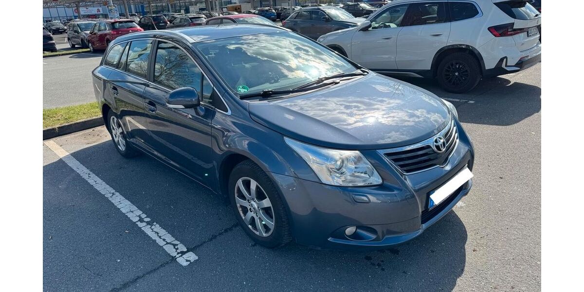 Toyota Avensis 173.000 km 8.800 &euro; Münster 48167