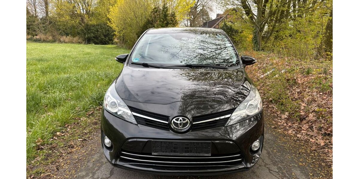Toyota Verso 124.040 km 8.499 &euro; Nottuln 48301