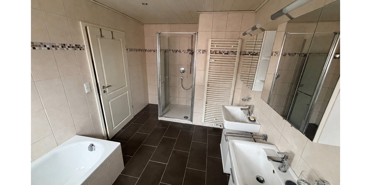 Albersloh: Zweifamilienhaus in ruhiger und gewachsener Wohnlage - Zweifamilienhaus Sendenhorst / Albersloh Albersloh | Angebot:27165044