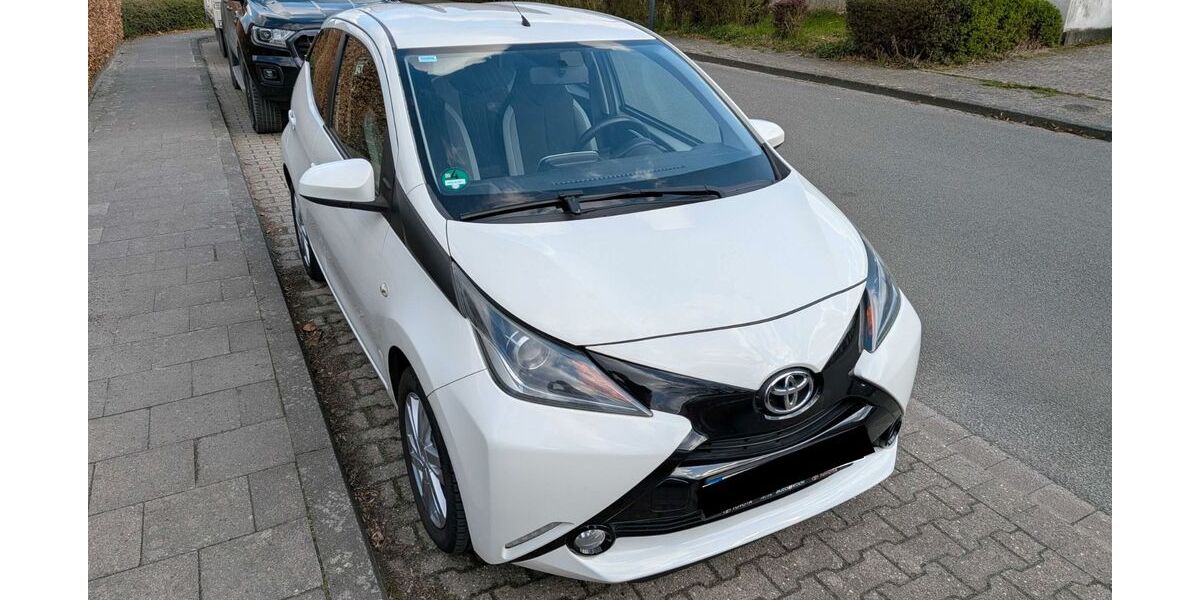 Toyota Aygo (X) 144.275 km 4.995 &euro; Telgte 48291