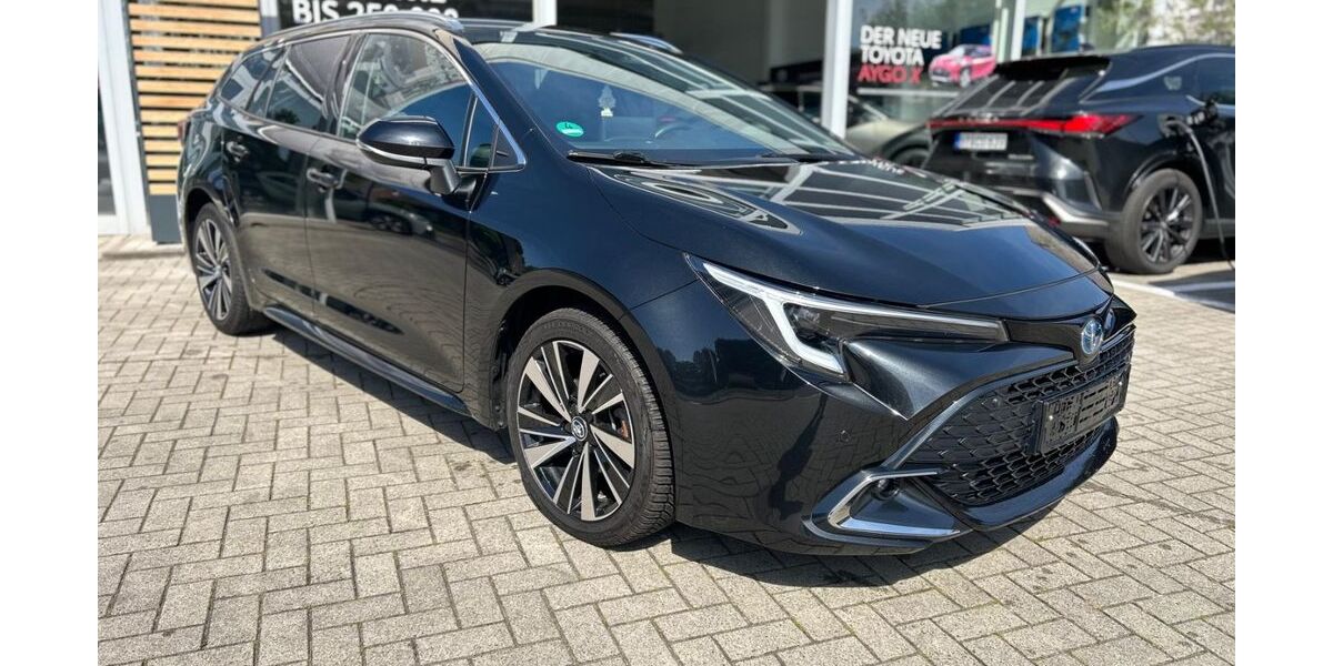 Toyota Corolla 24.202 km 27.475 &euro; Steinfurt-Borghorst 48565
