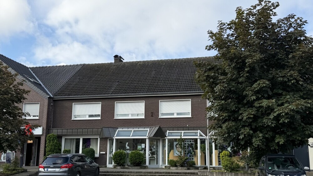 WuG-Haus mit etabliertem Friseursalon und bezugsfreier Wohneinheit zentral in Vorhelm! - Einfamilienhaus Ahlen Hilgenfeld | Angebot:26925938