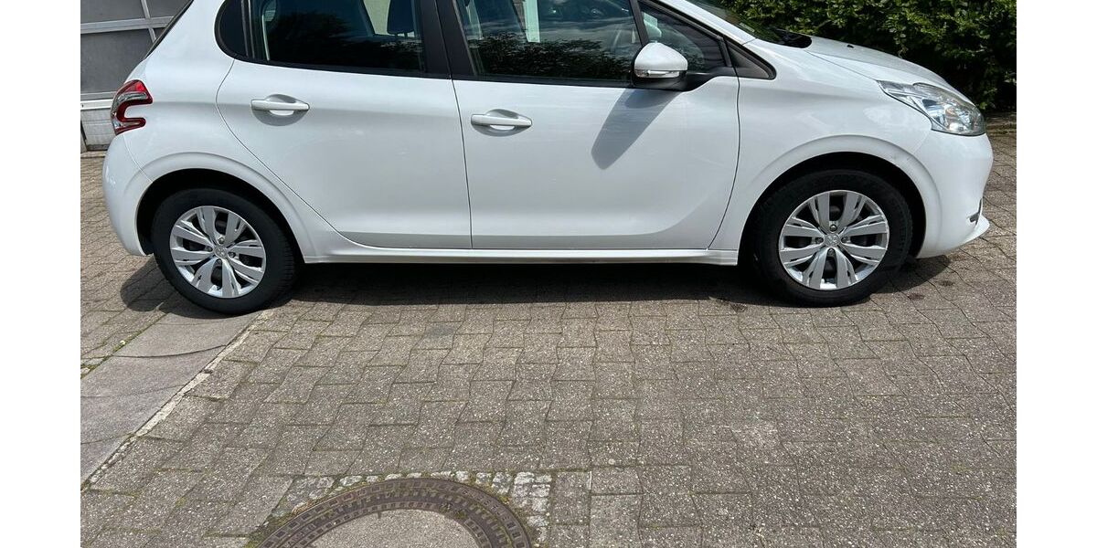 Peugeot 208 149.000 km 3.900 &euro; Münster 48163
