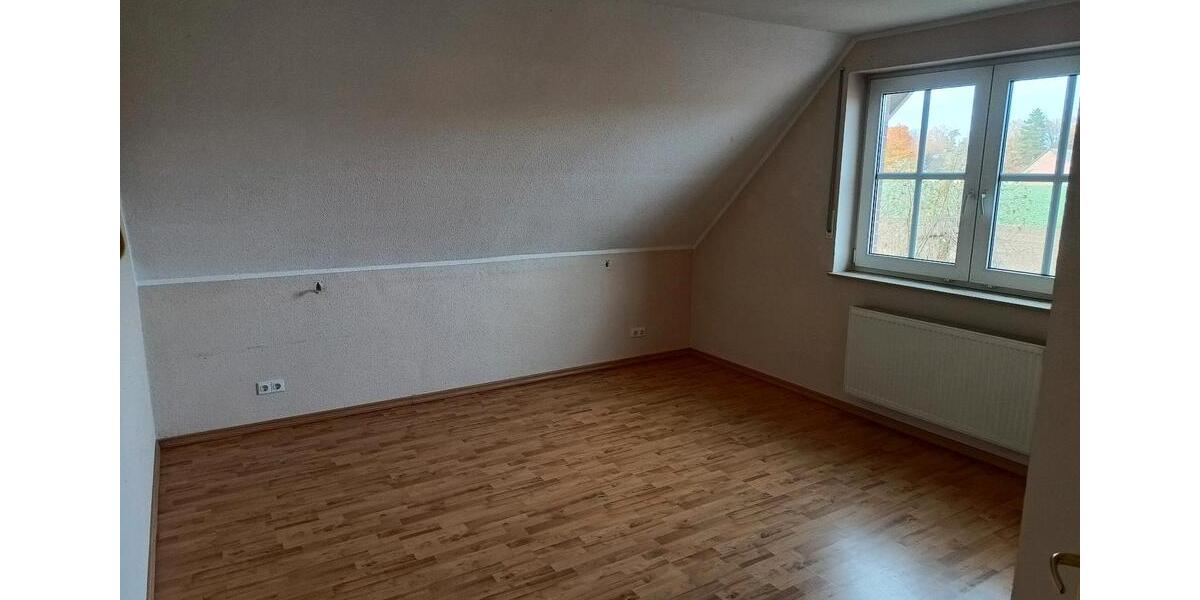 Dachgeschoßwohnung Greven - 5 Zimmer, 120 m&sup2;, 1.200&euro; | Angebot:26062566