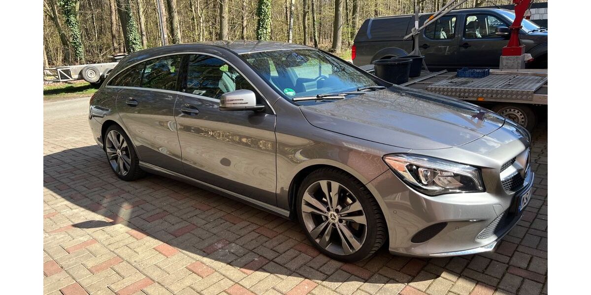 Mercedes-Benz CLA 180 Shooting Brake 130.000 km 12.900 &euro; Warendorf 48231