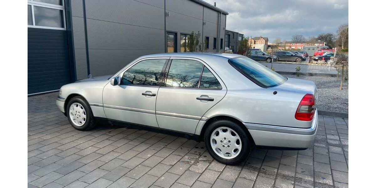 Mercedes-Benz C 180 62.000 km 9.400 &euro; Lengerich 49525