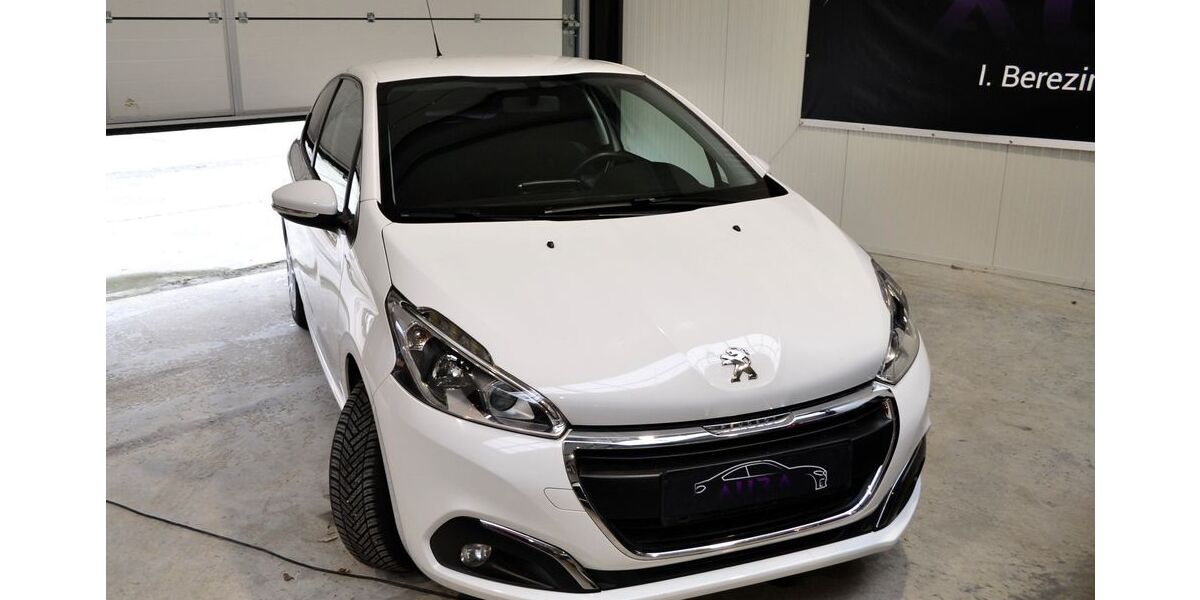 Peugeot 208 112.000 km 5.900 &euro; Rosendahl 48720