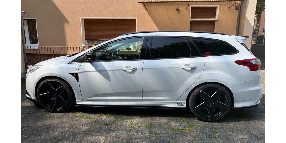 Ford Focus 179.000 km 9.999 &euro; Dülmen 48249