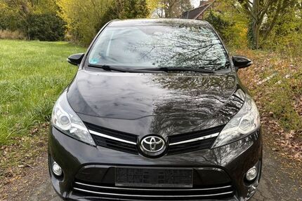 Toyota Verso 124.040 km 8.499 &euro; Nottuln 48301