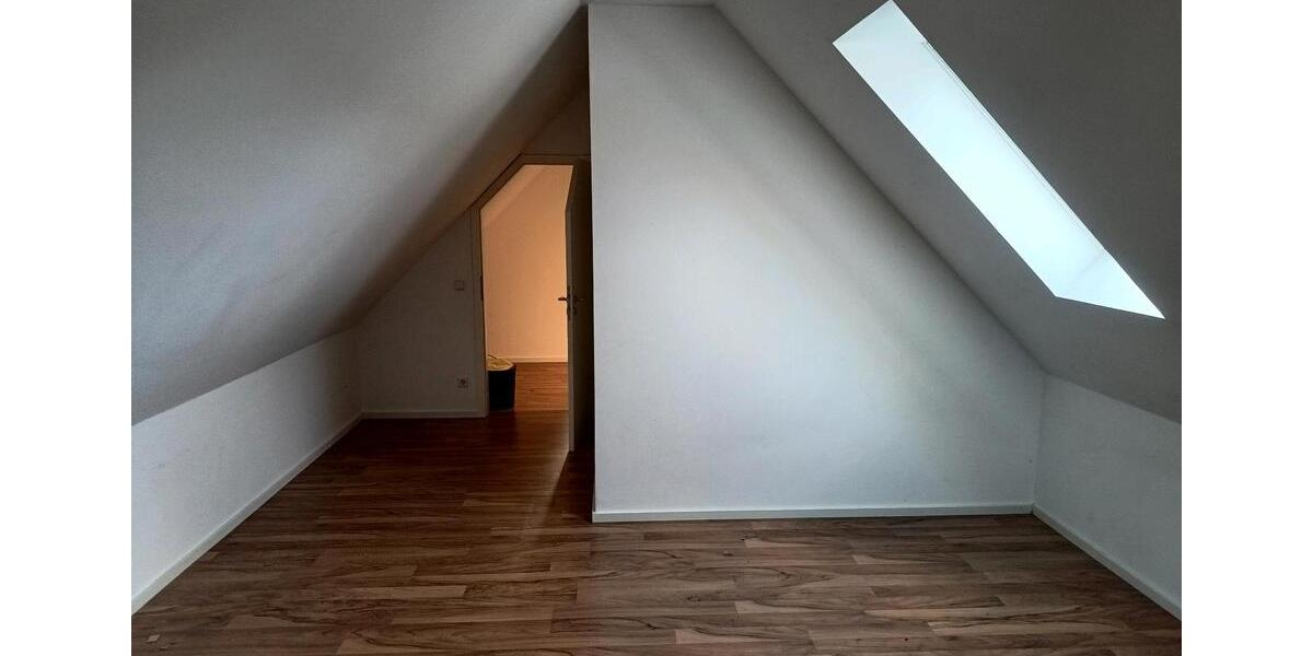 Dachgeschoßwohnung Greven - 5 Zimmer, 120 m&sup2;, 1.200&euro; | Angebot:26062566