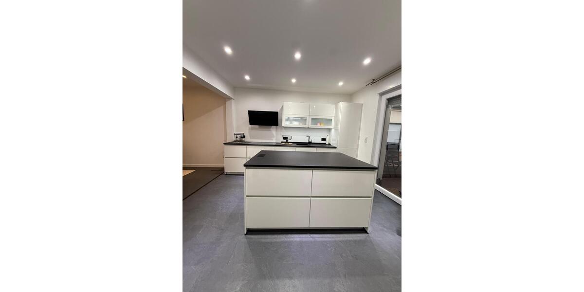 Einfamilienhaus Warendorf - 8 Zimmer, 2 m&sup2;, 2.200&euro; | Angebot:24858437