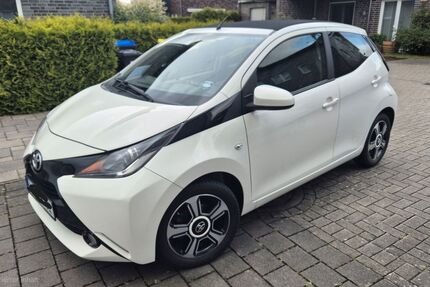 Toyota Aygo (X) 49.000 km 8.300 &euro; Lüdinghausen 59348