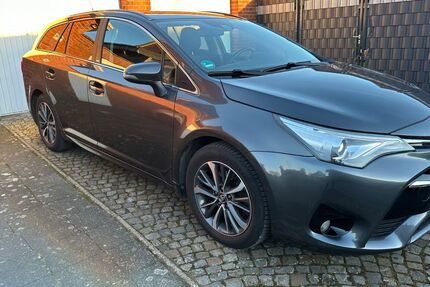 Toyota Avensis 192.000 km 9.600 &euro; Warendorf 48231