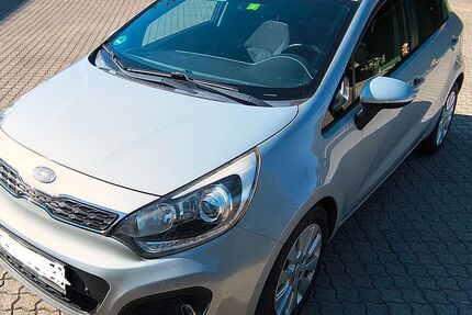 Kia Rio 282.700 km 2.850 &euro; Sassenberg 48336
