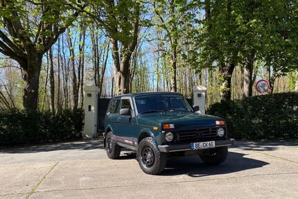 Lada Niva 44.900 km 10.700 &euro; Ahlen 59227