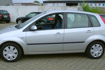 Ford Fiesta 97.500 km 2.900 &euro; Münster 48165