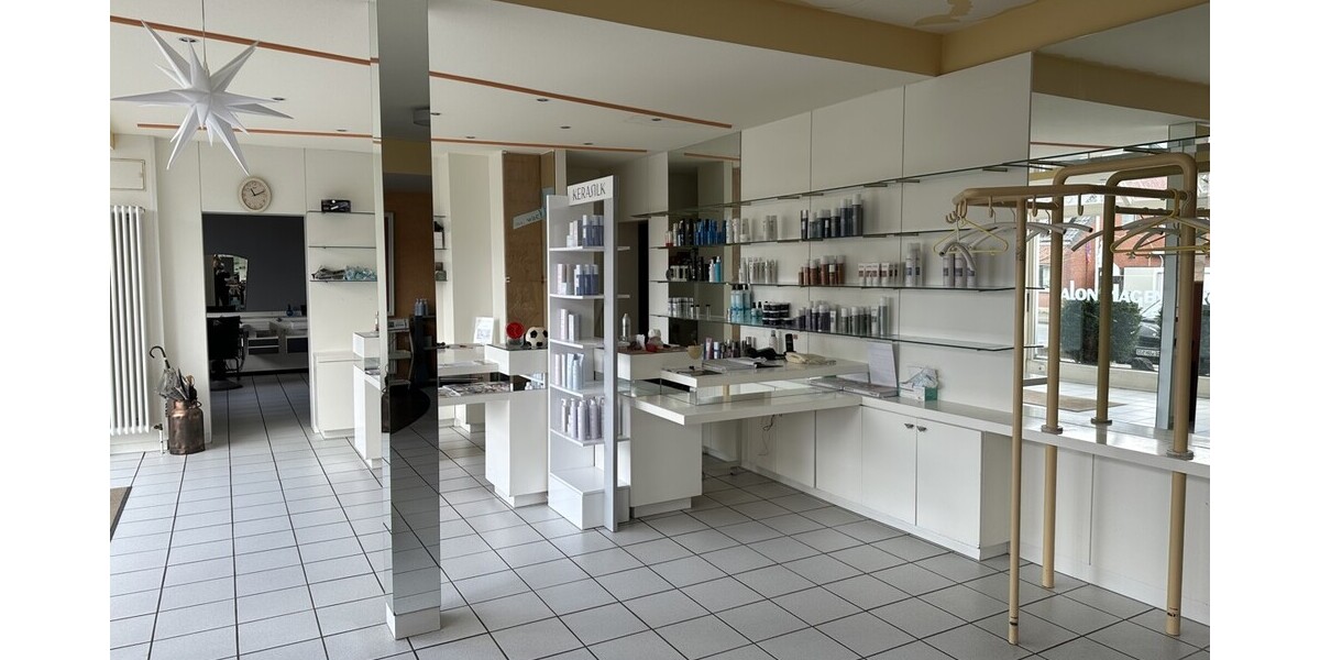 WuG-Haus mit etabliertem Friseursalon und bezugsfreier Wohneinheit zentral in Vorhelm! - Einfamilienhaus Ahlen Hilgenfeld | Angebot:26925938