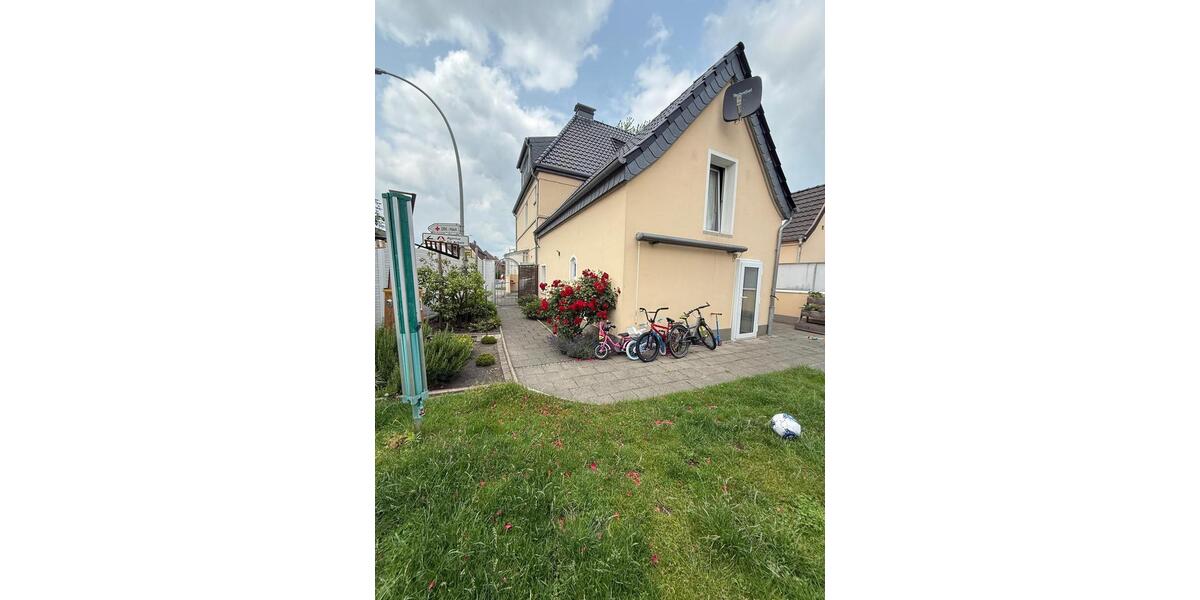 Einfamilienhaus Warendorf - 8 Zimmer, 2 m&sup2;, 2.200&euro; | Angebot:24858437